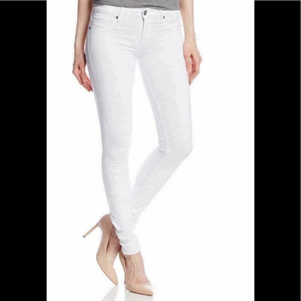 NWT Denimocracy white skinny jeans. Size 32.